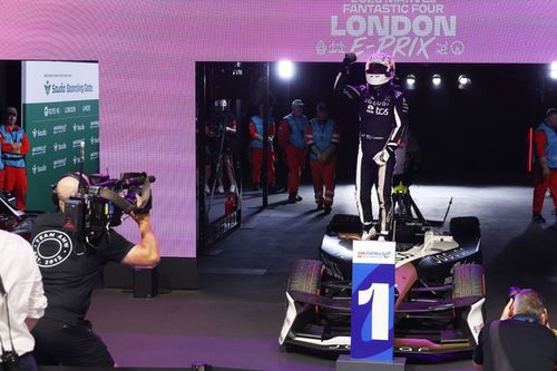 F-E: Cassidy domina corrida 2 do ePrix de Londres e di Grassi chega em 9º; Porsche é campeã de construtores