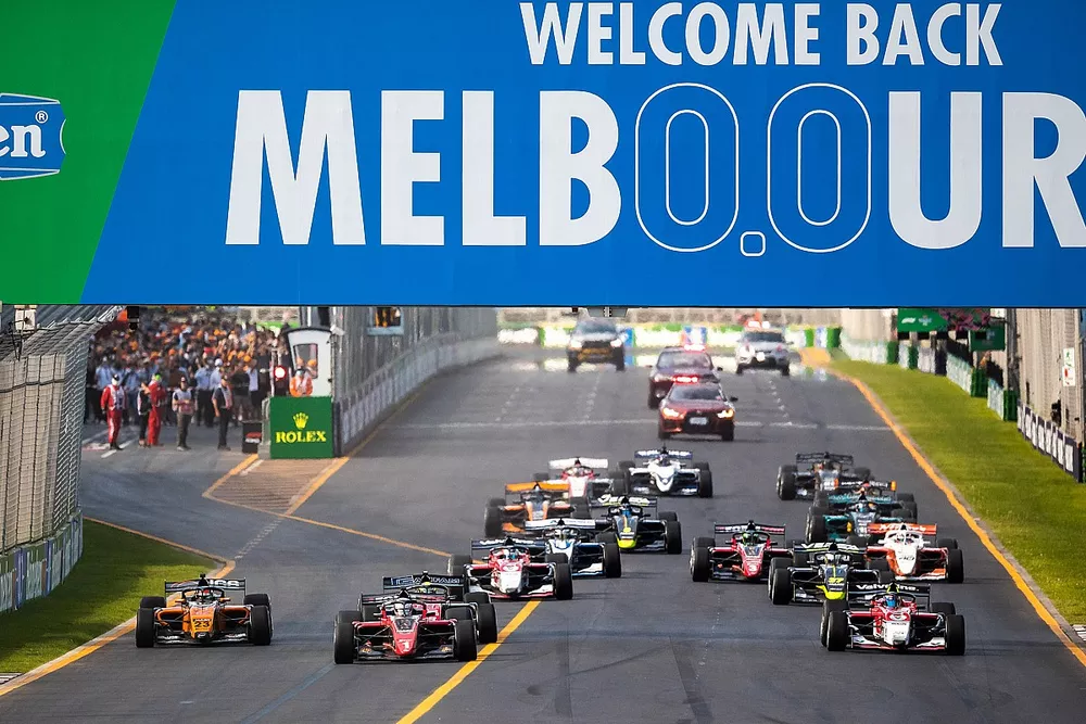 S5000 Race 3 start