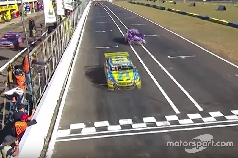 Chegada da corrida 1 da etapa de Campo Grande da Stock Car