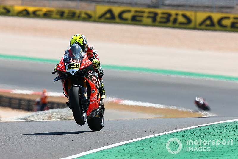Ducati a Magny-Cours per tenere vivo il mondiale SBK