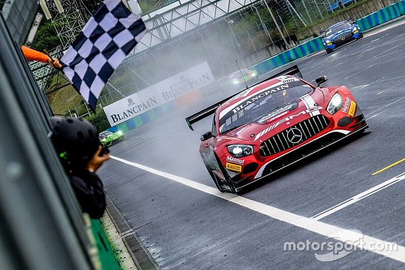 Il vincitore #88 Akka ASP Team Mercedes-AMG GT3: Vincent Abril, Raffaele Marciello