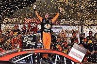 Martin Truex Jr. gana en Las Vegas