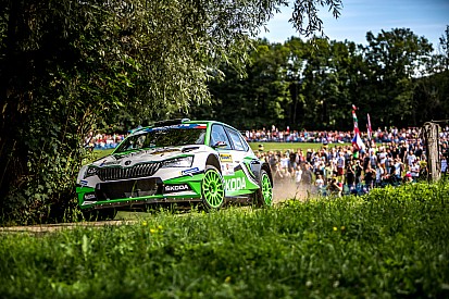 Kopecky i Dresler pewnymi liderami