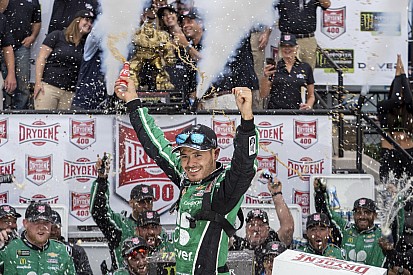 Larson vence em Dover e encerra jejum de 75 corridas na NASCAR