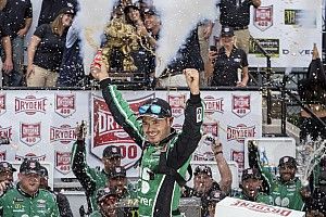 Larson vence em Dover e encerra jejum de 75 corridas na NASCAR