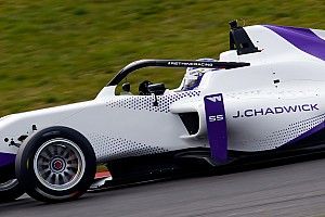 W Series Hockenheim: Chadwick topt ook natte tweede training