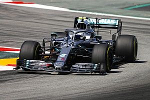 Mercedes imponeert in tweede training, Verstappen vijfde
