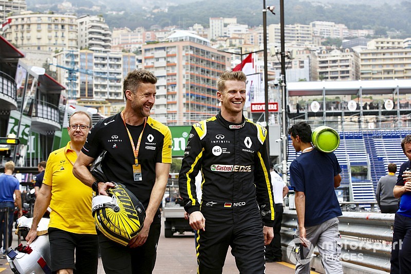 Hülkenberg és Zeus: az új F1-es kiskutya
