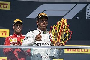 Zesde wereldtitel lonkt al voor Hamilton: "Zit in goede positie"