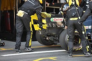 Ricciardo, "destrozado" porque su "error tonto" arruinó la carrera de Renault