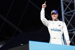 Vandoorne kampioen in Race at Home Challenge van Formule E
