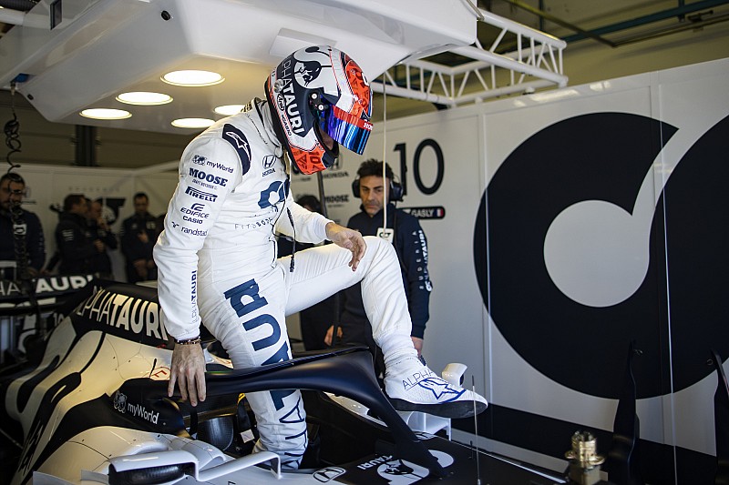 Videón, ahogy Gasly elszállt az AlpaTaurival Barcelonában