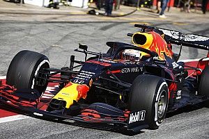Отец Ферстаппена объяснил, почему Макс не ушел в Mercedes