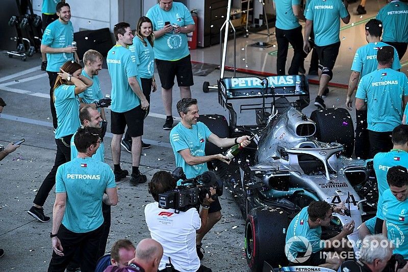 Hamilton alig hiszi el, hogy már hatszoros bajnokok