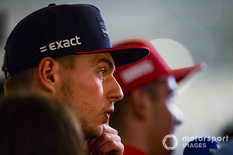 Verstappen scherza: "6 titoli come Lewis? Io puntavo a 10!"