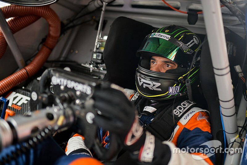 Marcos Gomes celebra pole na final da Stock: "Emocional está em 100%"