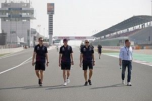 ÉLŐ F1-ES KÖZVETÍTÉS: Katari Nagydíj - 1. szabadedzés (LIVE)