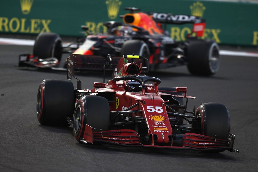 Carlos Sainz Jr., Ferrari SF21, Max Verstappen, Red Bull Racing RB16B