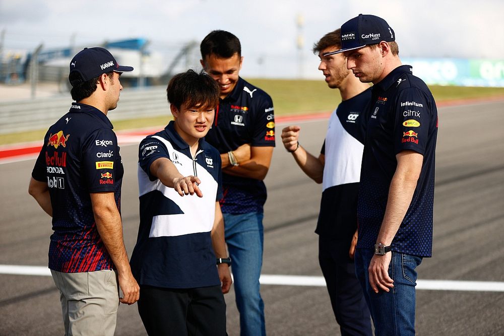«Токсичный, слишком милый, нестабильный». Марко высказался о пилотах Red Bull