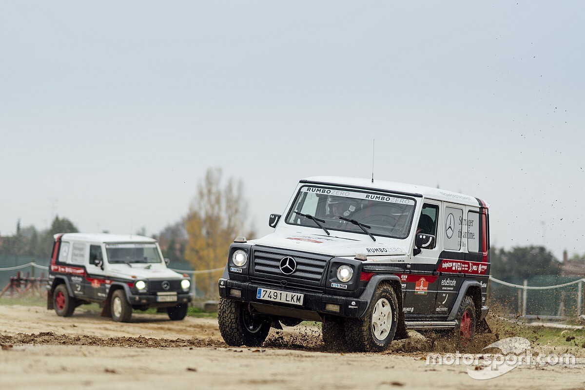 Mercedes y RUMBOZERO, con dos G 320 en el Dakar Classic 2021