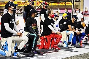 Pembalap F1 Dibebaskan Berlutut di Grid