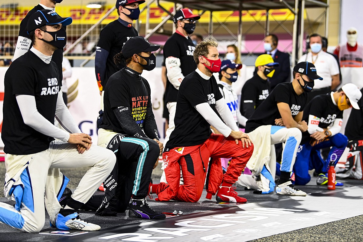 Pembalap F1 Dibebaskan Berlutut di Grid