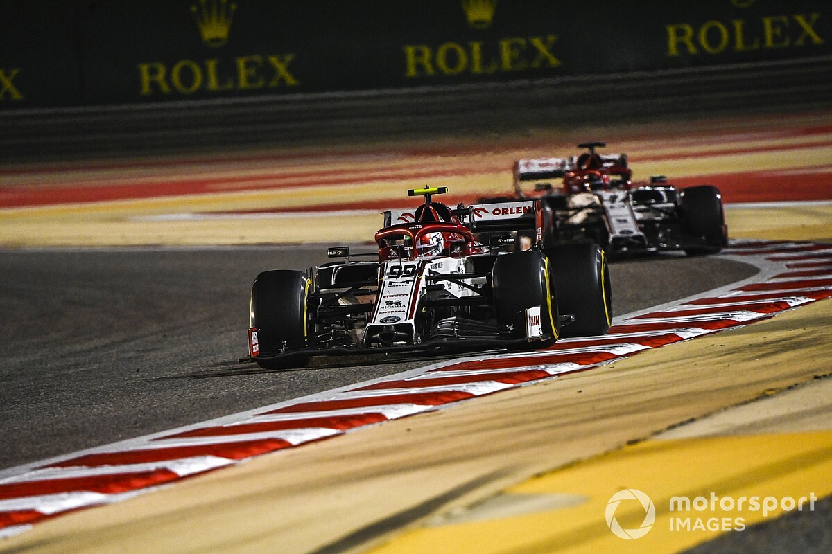 Alfa Romeo tuż za Ferrari