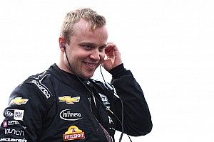 Rosenqvist Anggap Balapan IndyCar Sulit
