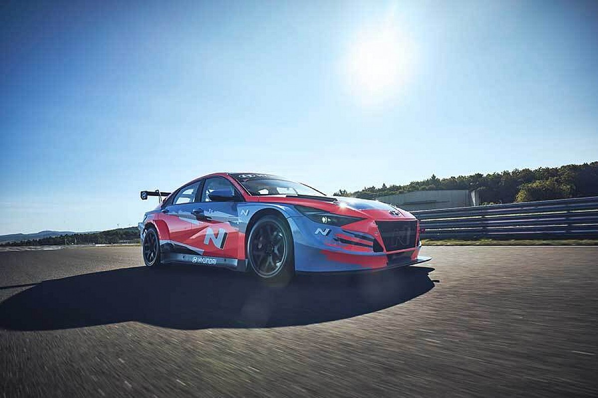 Michelisz Norbert marad a Hyundainál, ráadásul új autót kap