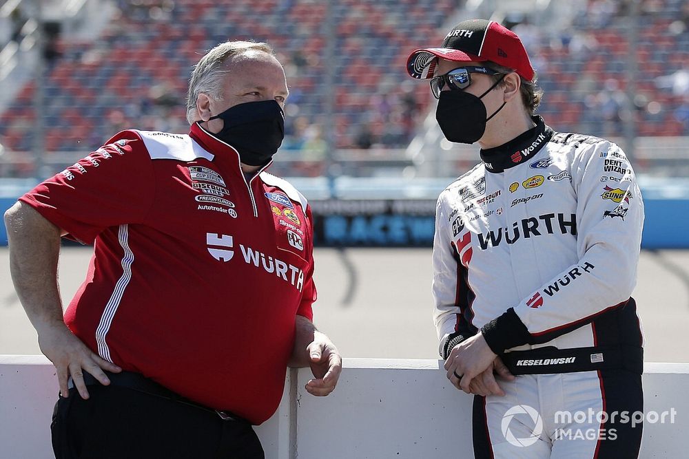 Two NASCAR Cup Series crew chiefs suspended for lug nut issues