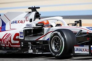 Haas VF-21 senza gettoni ma con novità aerodinamiche