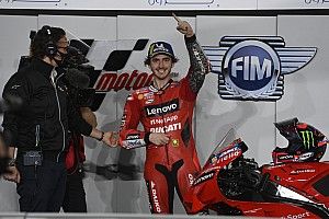 Bagnaia se lleva la primera pole de MotoGP 2021 en Qatar