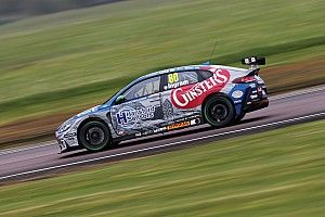 Snetterton BTCC: Ingram beats Sutton to top practice times