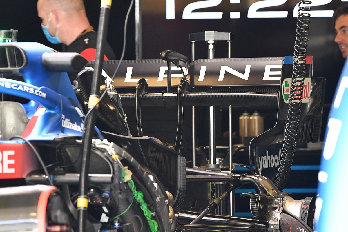 Fotos: los detalles de los coches de F1 listos para Portimao
