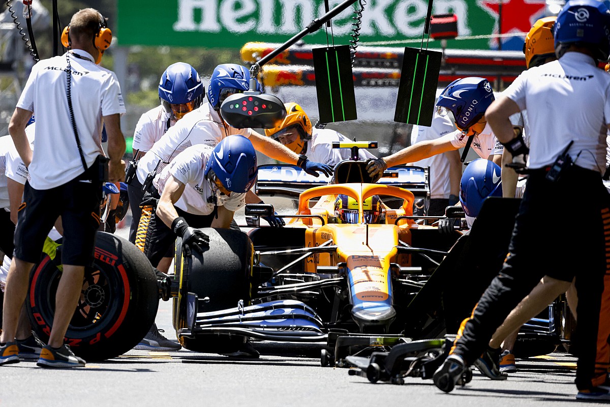 McLaren steunt Pirelli maar wil openheid over F1-bandenprobleem