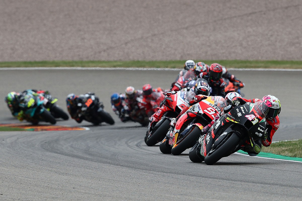 Espargaró admite que Aprilia no está para luchar por podios