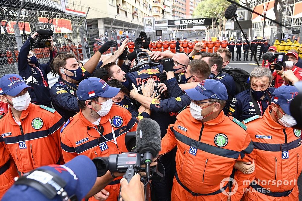 Perez onder de indruk: “Verstappen is het hele jaar al foutloos”