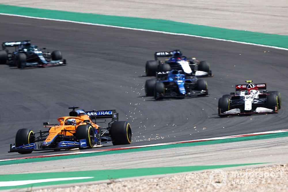 Daniel Ricciardo, McLaren MCL35M, Antonio Giovinazzi, Alfa Romeo Racing C41, Fernando Alonso, Alpine A521, George Russell, Williams FW43B et Lance Stroll, Aston Martin AMR21