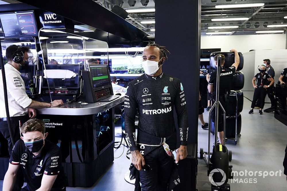 Hamilton, Mercedes'in geri dönüşüyle gurur duyuyor