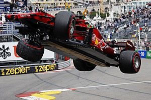 Леклер сошел в Монако еще до старта. Как Ferrari проглядела поломку?