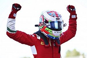 Barcelona F3: Caldwell ganó la carrera 2 tras lío de los líderes