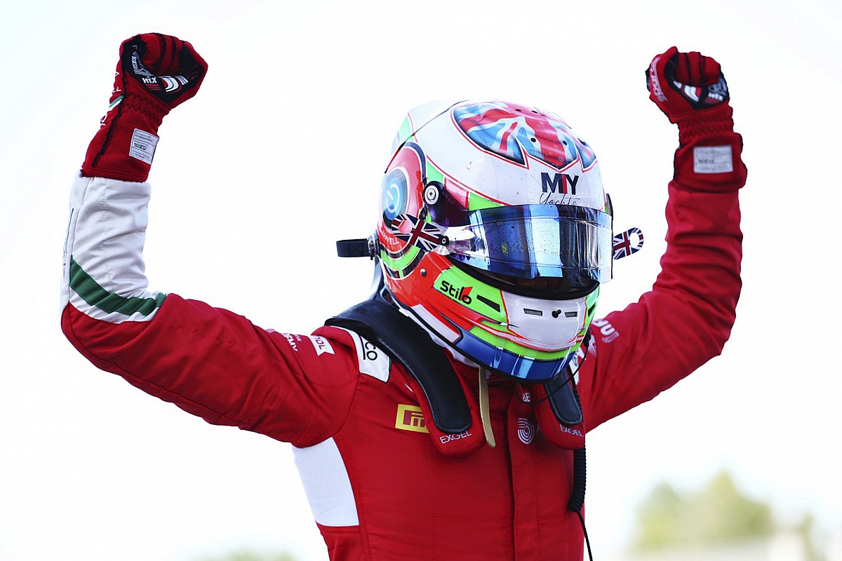 Barcelona F3: Caldwell ganó la carrera 2 tras lío de los líderes