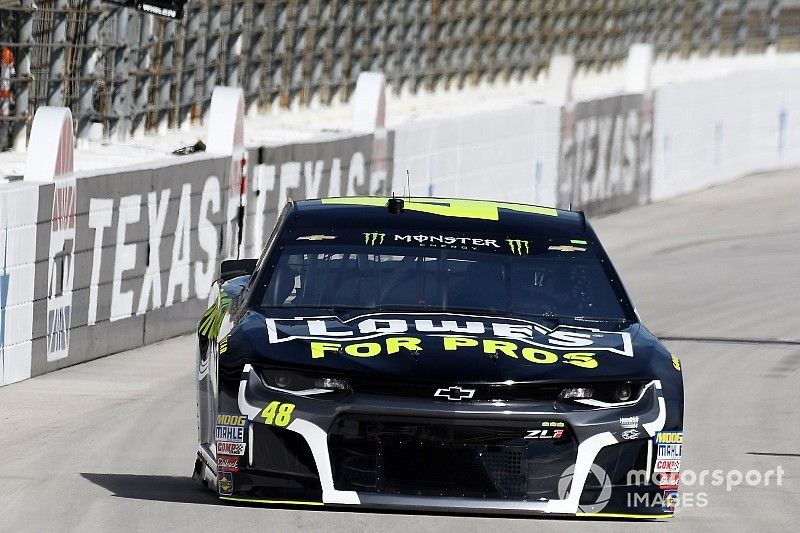 NASCAR admits mistake in placing Johnson at the rear of Texas field