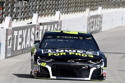 NASCAR admits mistake in placing Johnson at the rear of Texas field