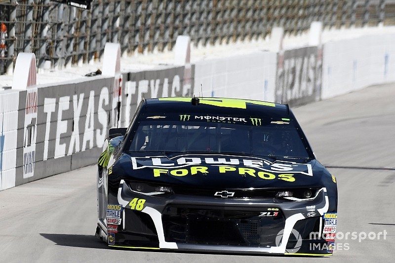 NASCAR admits mistake in placing Johnson at the rear of Texas field