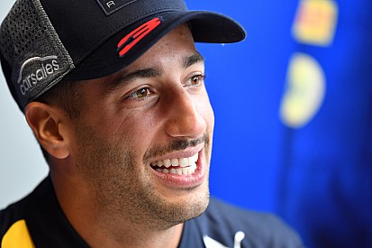 Ricciardo: "Ho postato il video per dire ai miei meccanici che sarei venuto in Brasile!"