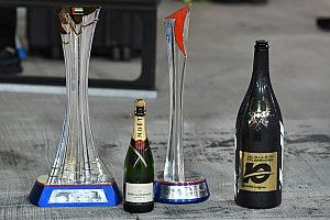 ¡Los pilotos y equipos de la Fórmula 1 y MotoGP te desean un Feliz 2021!