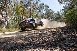 Neuville choca y está fuera de pelea por el título de WRC