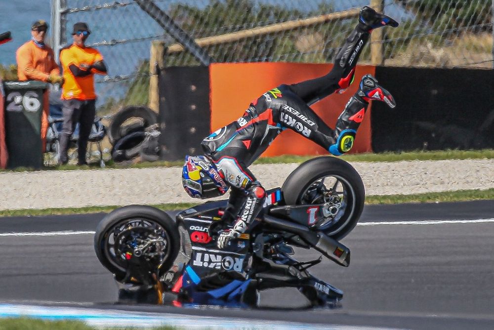 Toprak Razgatlioglu, caída Australia