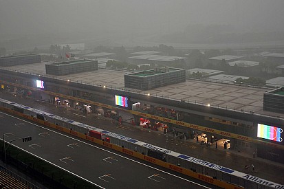 Wet weather hits F1 qualifying day in China